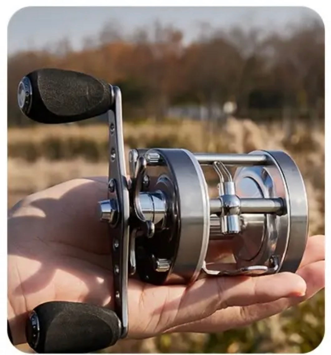 New With Box Reel 6+1BB Great for Beach Fishing and Casting With Level Wind.